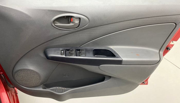 2012 Toyota Etios Liva G, Petrol, Manual, 33,809 km, Driver Side Door Panels Control