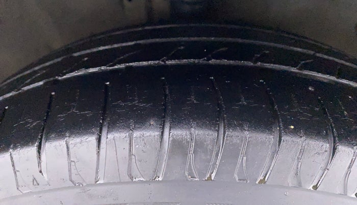 2012 Hyundai i20 MAGNA O 1.2, Petrol, Manual, 82,661 km, Right Front Tyre Tread
