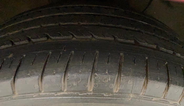 2015 Hyundai Elite i20 ASTA 1.2, Petrol, Manual, 94,868 km, Left Rear Tyre Tread