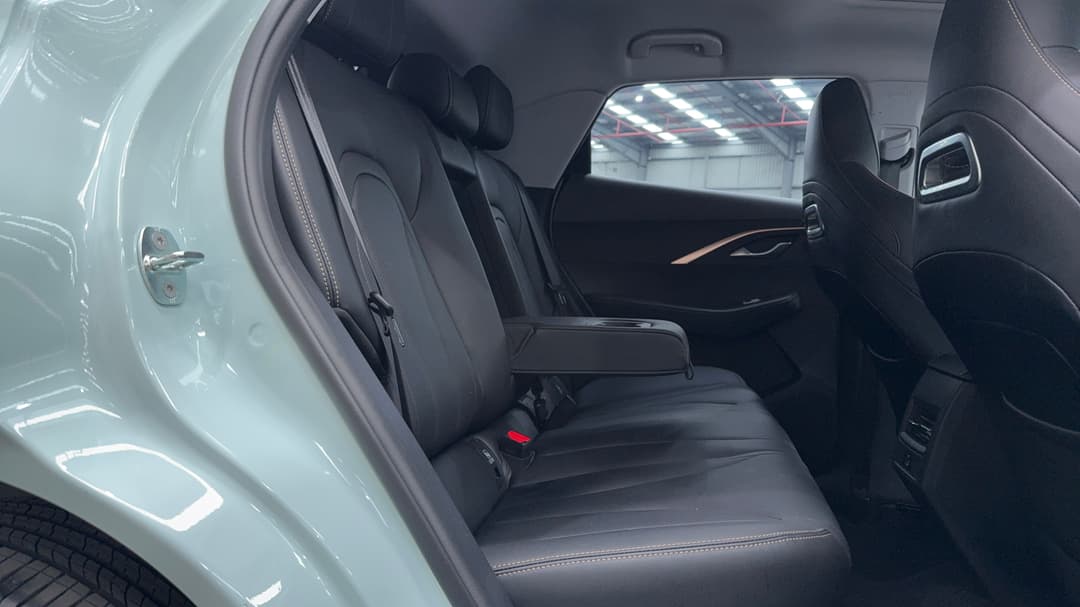 2023 Chery Omoda 5 Ex (high Version), Automatic, 18549 km, Right Side Rear Door Cabin View