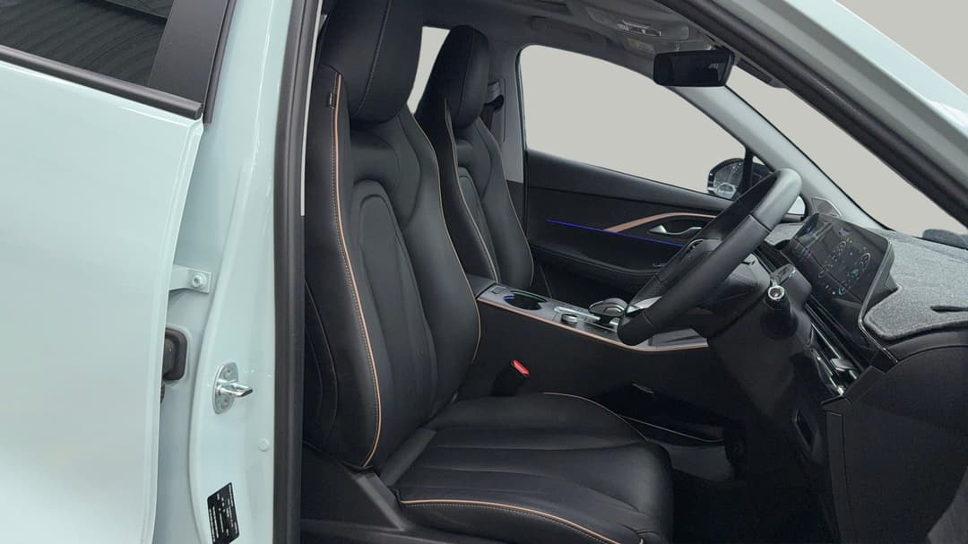 2023 Chery Omoda 5 Ex (high Version), Automatic, 18549 km, Right Side Front Door Cabin View