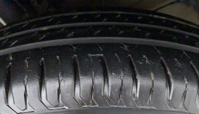 2018 Maruti Swift VXI AMT D, Petrol, Automatic, 34,242 km, Left Rear Tyre Tread