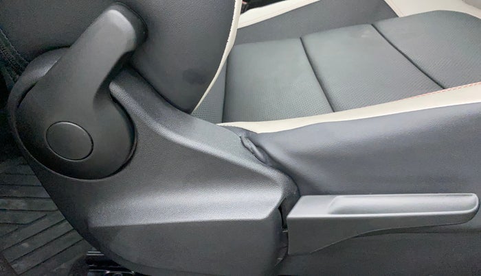 2022 Volkswagen TAIGUN GT PLUS 1.5 TSI DSG, Petrol, Automatic, 1,728 km, Driver Side Adjustment Panel