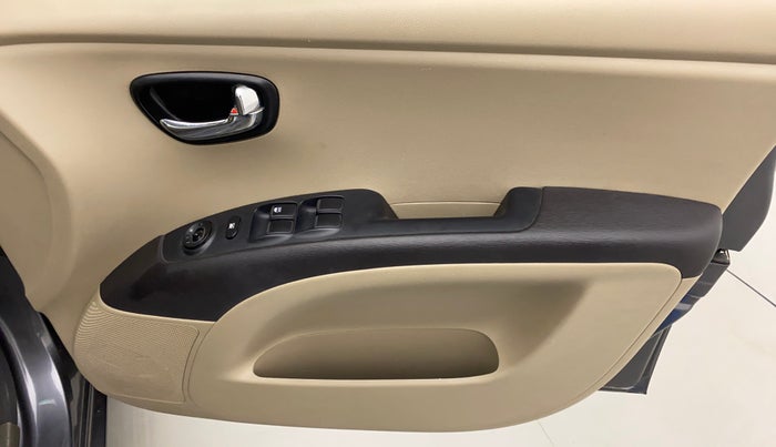 2012 Hyundai i10 MAGNA 1.2, Petrol, Manual, 30,730 km, Driver Side Door Panels Control