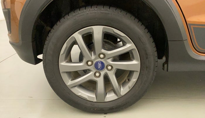 2018 Ford FREESTYLE TITANIUM 1.2 PETROL, Petrol, Manual, 28,974 km, Right Rear Wheel