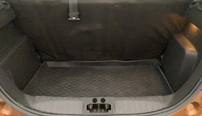 2018 Ford FREESTYLE TITANIUM 1.2 PETROL, Petrol, Manual, 29,090 km, Boot Inside