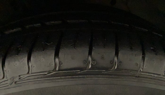 2018 Ford FREESTYLE TITANIUM 1.2 PETROL, Petrol, Manual, 28,974 km, Left Front Tyre Tread