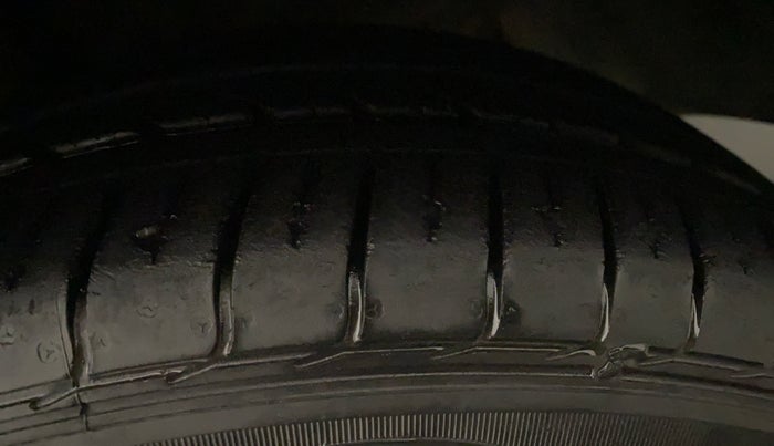 2018 Ford FREESTYLE TITANIUM 1.2 PETROL, Petrol, Manual, 28,974 km, Left Rear Tyre Tread