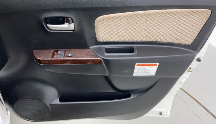 2018 Maruti Wagon R 1.0 LXI CNG, CNG, Manual, 1,498 km, Driver Side Door Panels Controls