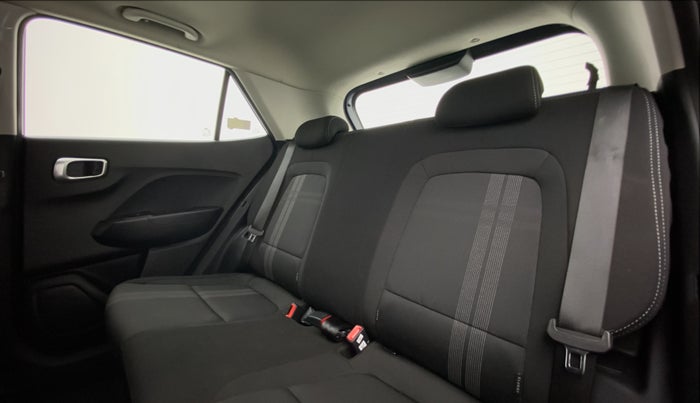 2020 Hyundai VENUE 1.0L Turbo GDI SX MT, Petrol, Manual, 7,078 km, Right Side Rear Door Cabin