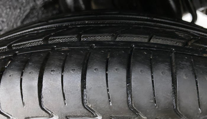 2016 Maruti Celerio ZXI AMT, Petrol, Automatic, 38,257 km, Left Rear Tyre Tread