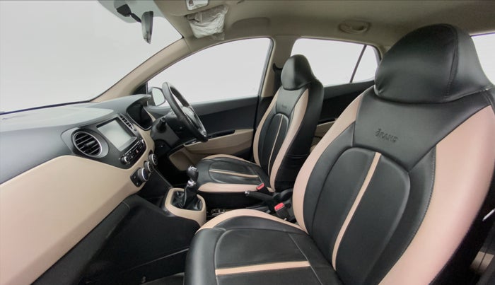 2017 Hyundai Grand i10 Sportz(O) 1.2 MT, Petrol, Manual, 59,797 km, Right Side Front Door Cabin