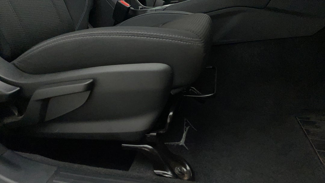 2024 Subaru Forester 2.5i (awd), Automatic, 17467 km, Drivers Side Adjustment Panel