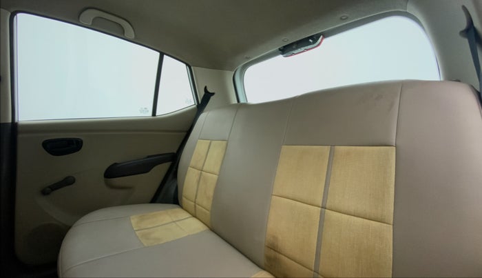 2011 Hyundai i10 ERA 1.1 IRDE, CNG, Manual, 73,280 km, Right Side Rear Door Cabin