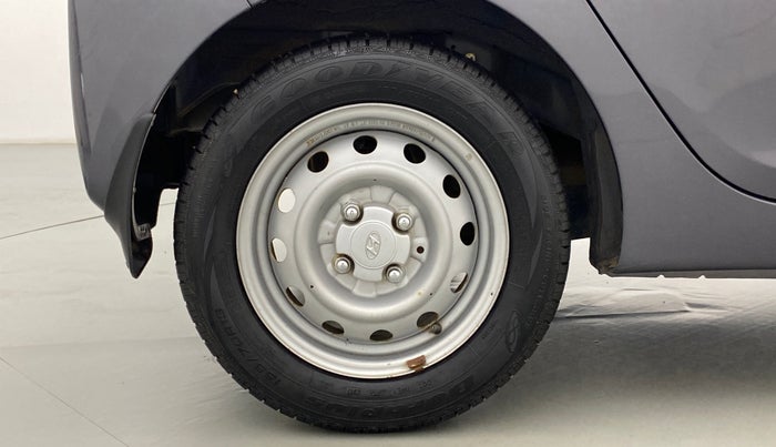 2017 Hyundai Eon ERA PLUS (O), Petrol, Manual, 7,380 km, Right Rear Wheel