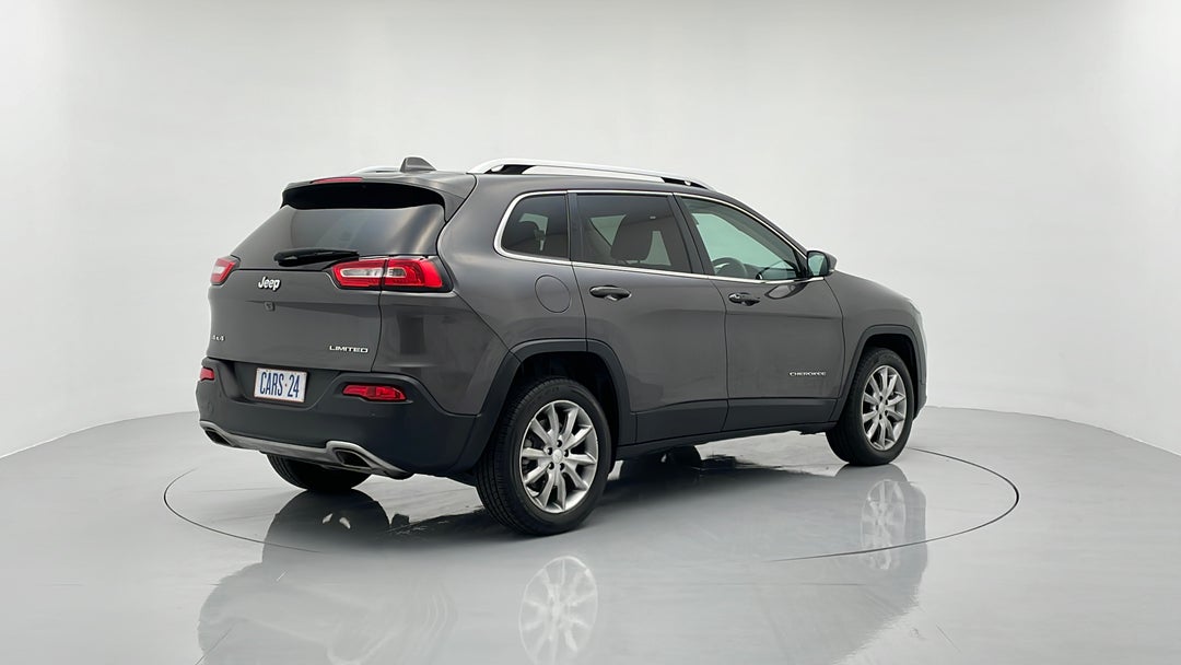 Right Back Diagonal (45- Degree) View