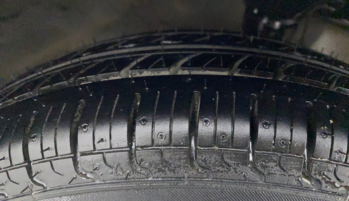 2014 Hyundai Eon D-LITE+, Petrol, Manual, 74,865 km, Right Front Tyre Tread