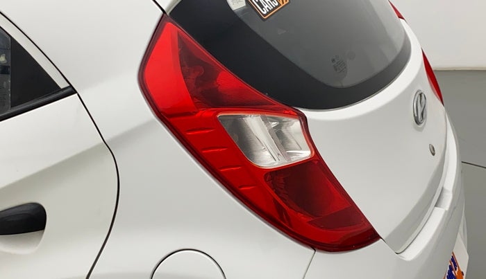 2014 Hyundai Eon D-LITE+, Petrol, Manual, 74,865 km, Left tail light - Minor scratches