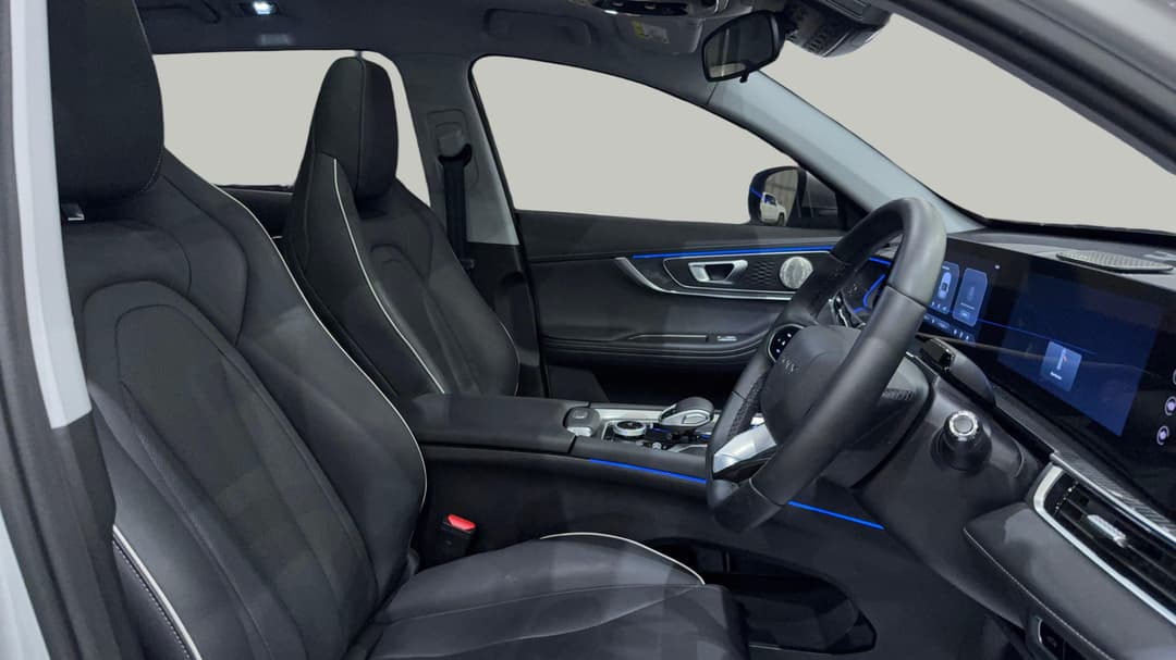 2025 Chery Tiggo 7 Ultimate, Automatic, 17910 km, Right Side Front Door Cabin View