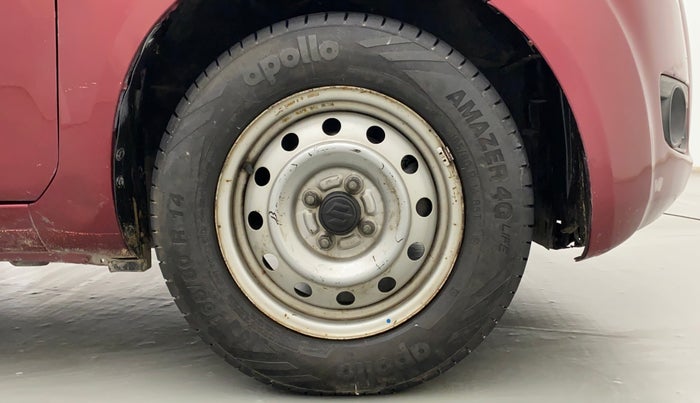 2010 Maruti Ritz LXI, Petrol, Manual, 52,358 km, Right Front Wheel