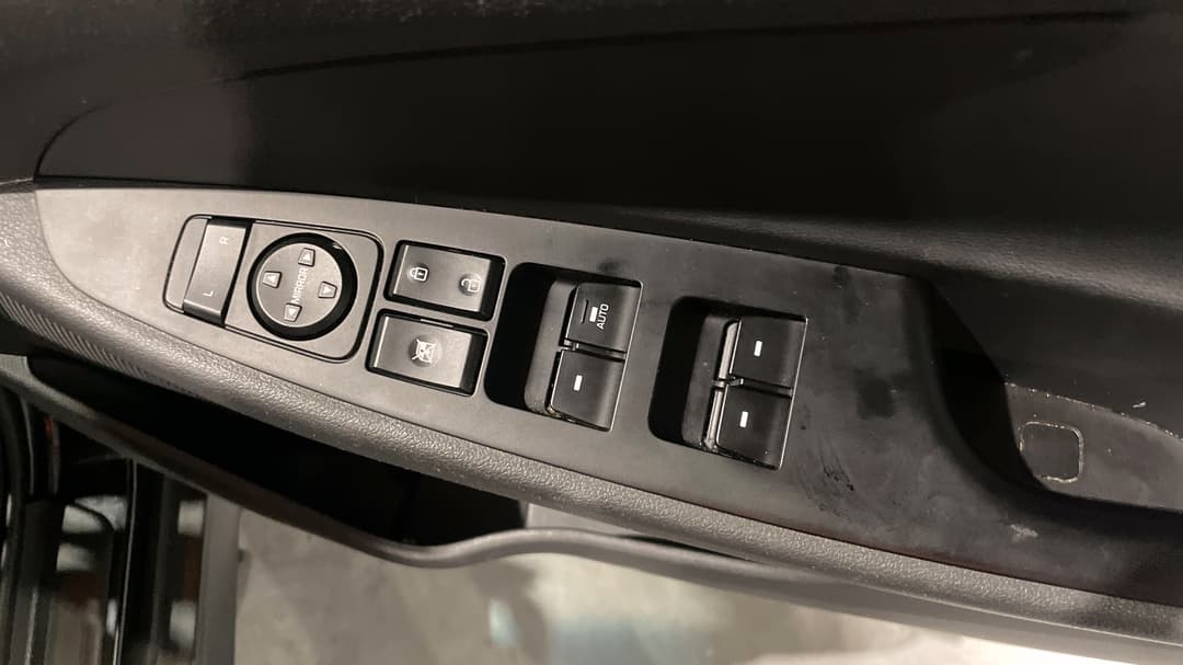 2020 Hyundai Tucson Active (2WD), Automatic, 62297 km, Drivers Side Door Panel Controls