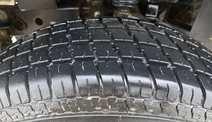 2018 Mahindra Bolero Power+ ZLX, Diesel, Manual, 78,222 km, Left Front Tyre Tread