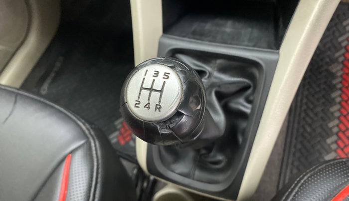 2018 Maruti Celerio ZXI OPT, Petrol, Manual, 43,271 km, Gear lever - Knob has minor damage