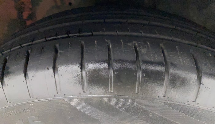 2017 Maruti IGNIS ZETA 1.2 AMT, Petrol, Automatic, 48,864 km, Right Front Tyre Tread