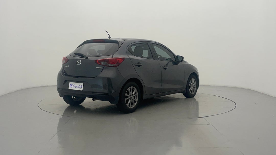 Right Back Diagonal (45- Degree) View