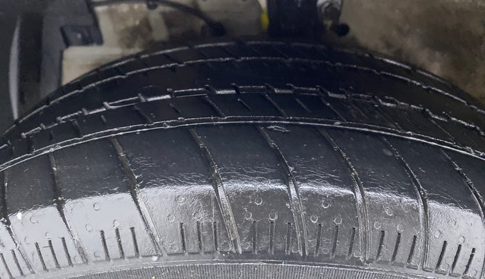 2018 Maruti Ertiga VDI SHVS, Diesel, Manual, 81,534 km, Left Front Tyre Tread