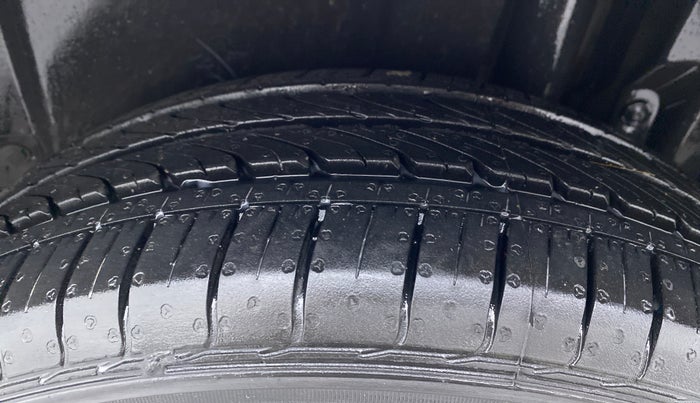 2018 Maruti Ertiga VDI SHVS, Diesel, Manual, 81,534 km, Left Rear Tyre Tread