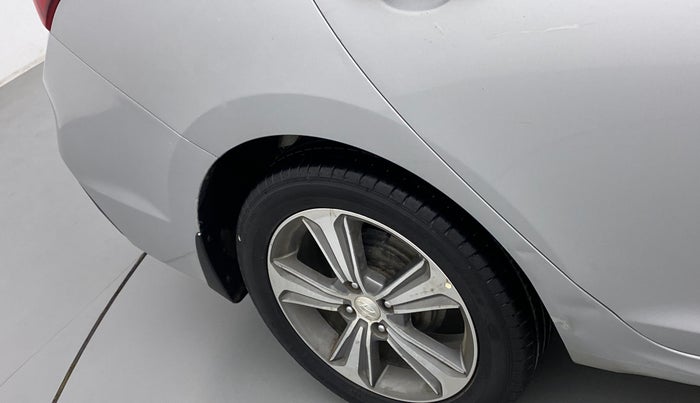 2018 Hyundai Verna 1.6 CRDI SX + AT, Diesel, Automatic, 91,198 km, Right quarter panel - Slightly dented