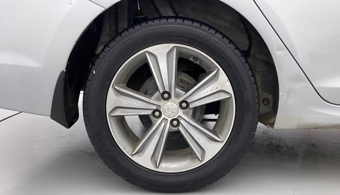 2018 Hyundai Verna 1.6 CRDI SX + AT, Diesel, Automatic, 91,198 km, Right Rear Wheel