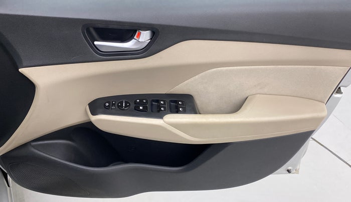 2018 Hyundai Verna 1.6 CRDI SX + AT, Diesel, Automatic, 91,198 km, Driver Side Door Panels Control