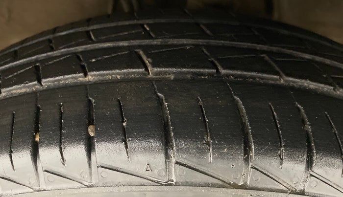 2019 Maruti Alto VXI, Petrol, Manual, 26,916 km, Left Front Tyre Tread