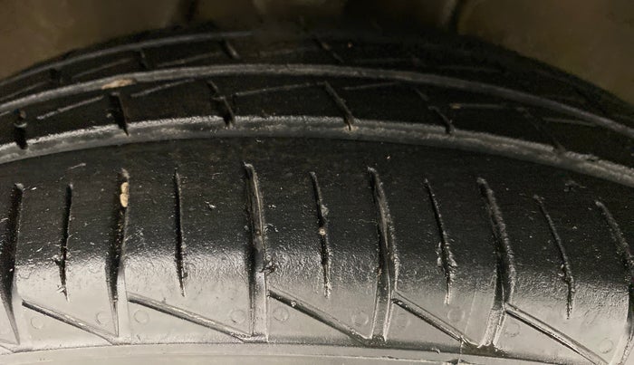 2019 Maruti Alto VXI, Petrol, Manual, 26,916 km, Right Front Tyre Tread