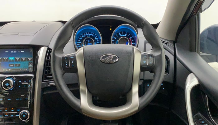 2019 Mahindra XUV500 W11 AT, Diesel, Automatic, 40,095 km, Steering Wheel Close Up