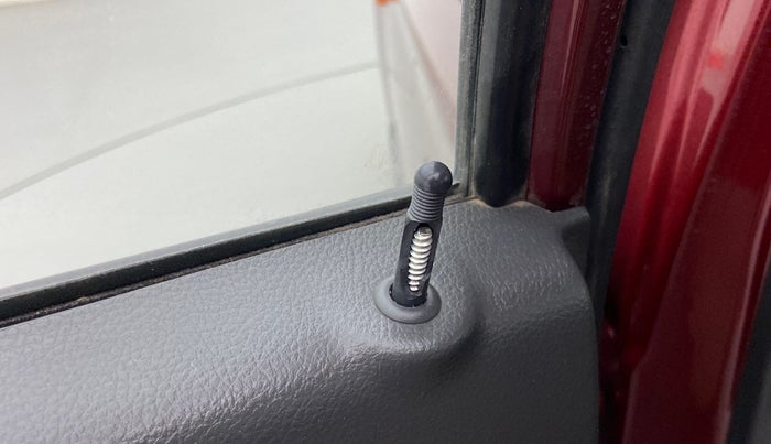 2018 Maruti Alto K10 VXI, Petrol, Manual, 44,277 km, Lock system - Door lock knob has minor damage