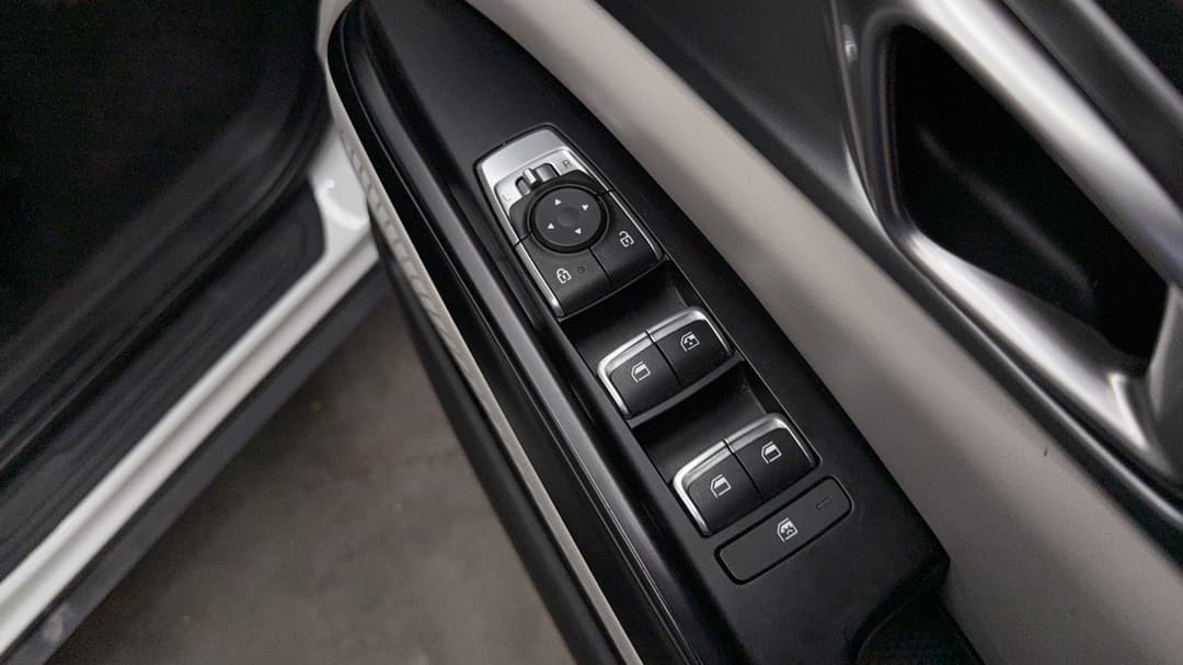 2023 Kia Carnival S, Automatic, 89917 km, Drivers Side Door Panel Controls
