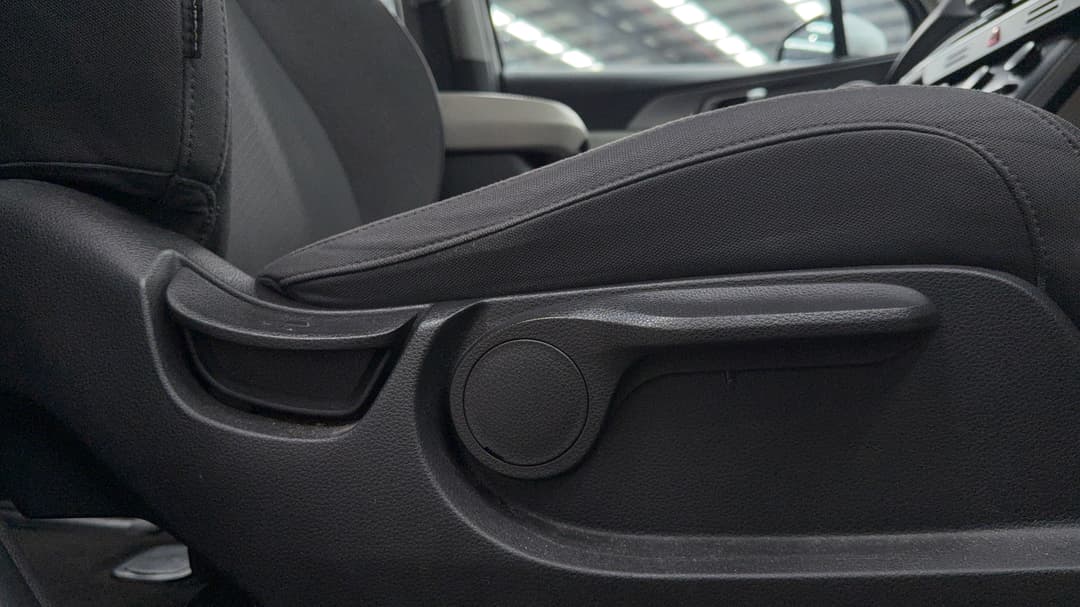 2023 Kia Carnival S, Automatic, 89917 km, Drivers Side Adjustment Panel