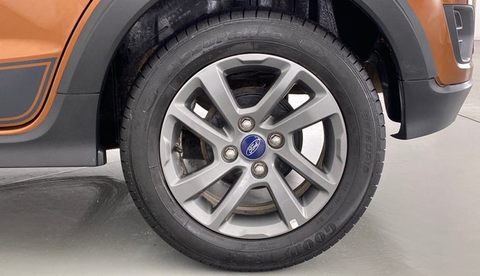 2018 Ford FREESTYLE TITANIUM + 1.2 TI-VCT, Petrol, Manual, 15,703 km, Left Rear Wheel