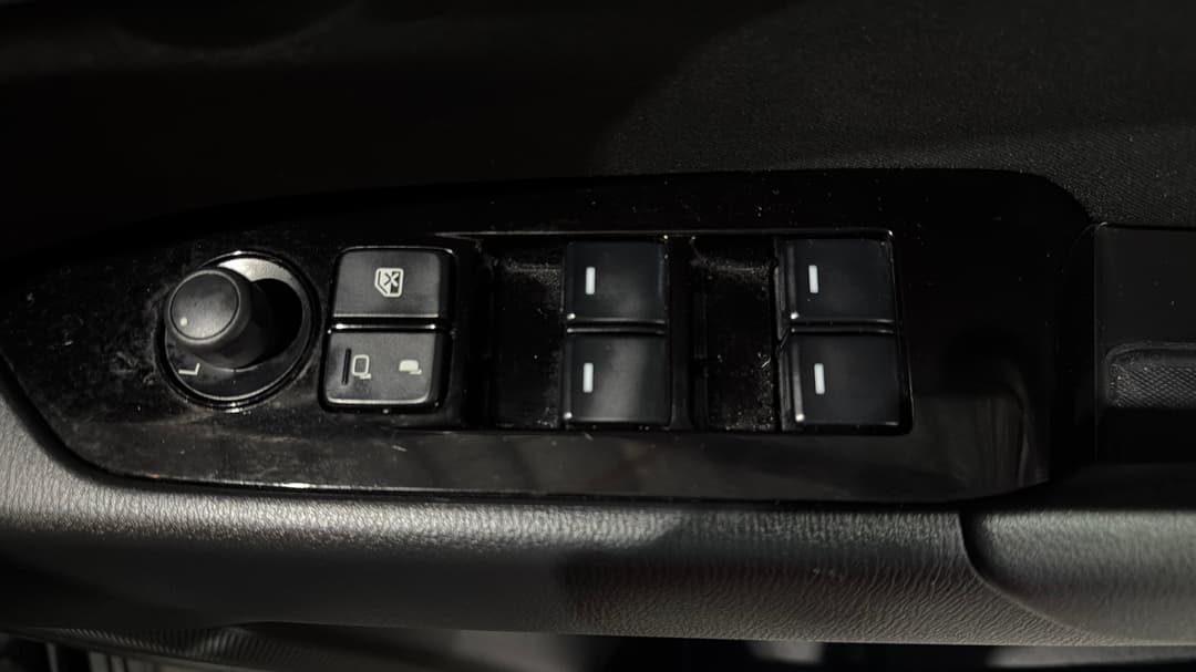 2020 Mazda CX-5 Maxx Sport (4x2), Automatic, 76569 km, Drivers Side Door Panel Controls