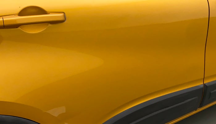 2019 Renault TRIBER RXZ, Petrol, Manual, 27,196 km, Right rear door - Slightly dented