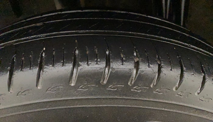 2019 Renault TRIBER RXZ, Petrol, Manual, 27,196 km, Left Front Tyre Tread