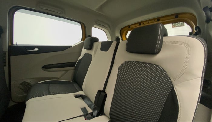 2019 Renault TRIBER RXZ, Petrol, Manual, 27,196 km, Right Side Rear Door Cabin