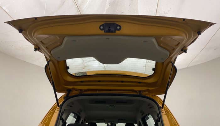 2019 Renault TRIBER RXZ, Petrol, Manual, 27,196 km, Boot Door Open