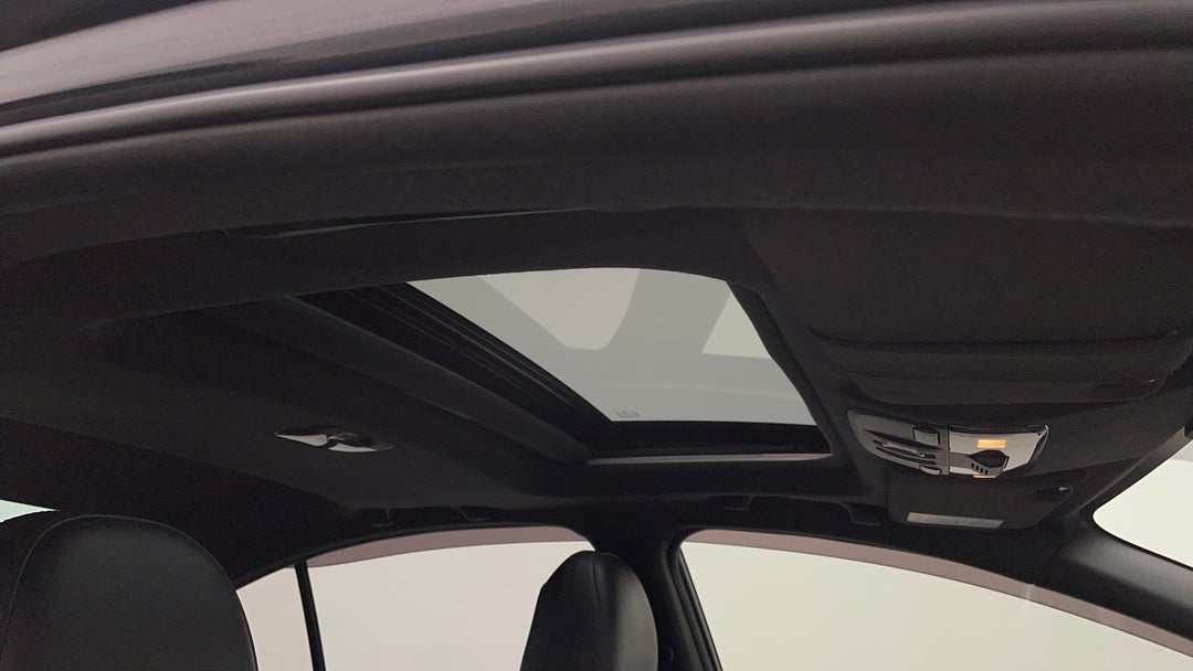 Interior Sunroof/Moonroof
