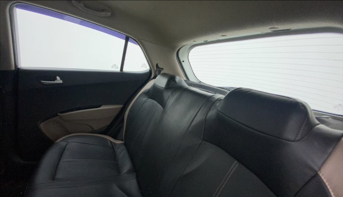 2014 Hyundai Grand i10 ASTA 1.1 CRDI, Diesel, Manual, 71,374 km, Right Side Rear Door Cabin