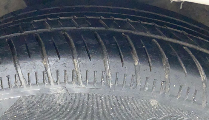 2014 Hyundai Grand i10 ASTA 1.1 CRDI, Diesel, Manual, 71,374 km, Right Rear Tyre Tread