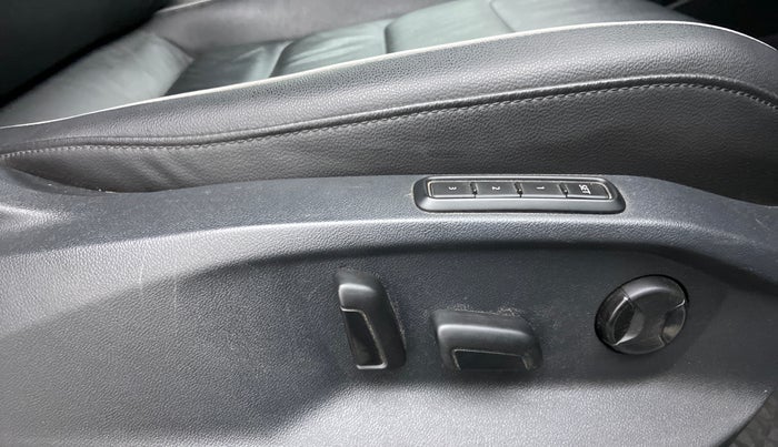 2019 Volkswagen TIGUAN COMFORTLINE TDI AT, Diesel, Automatic, 52,993 km, Driver Side Adjustment Panel